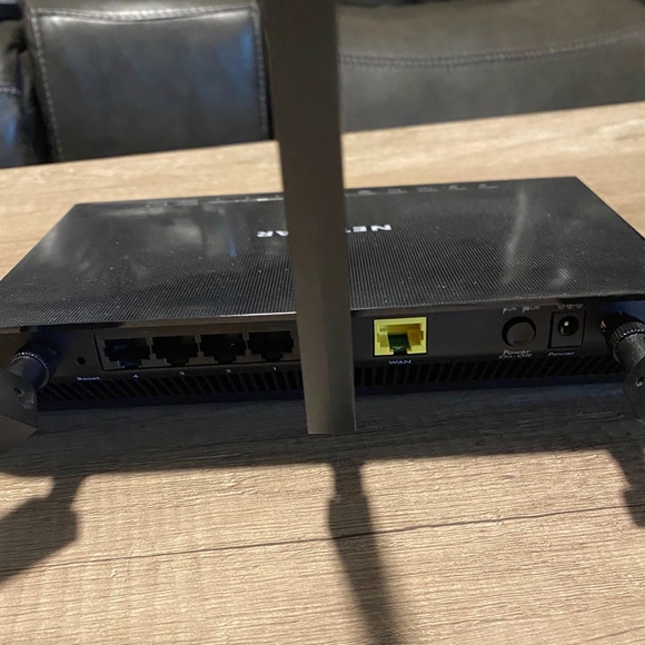 Netgear Nighthawk Wifi Router, excellent condition - Picture 4 of 4